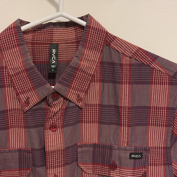 Men’s large RVCA short sleeve button up. - Picture 3 of 3